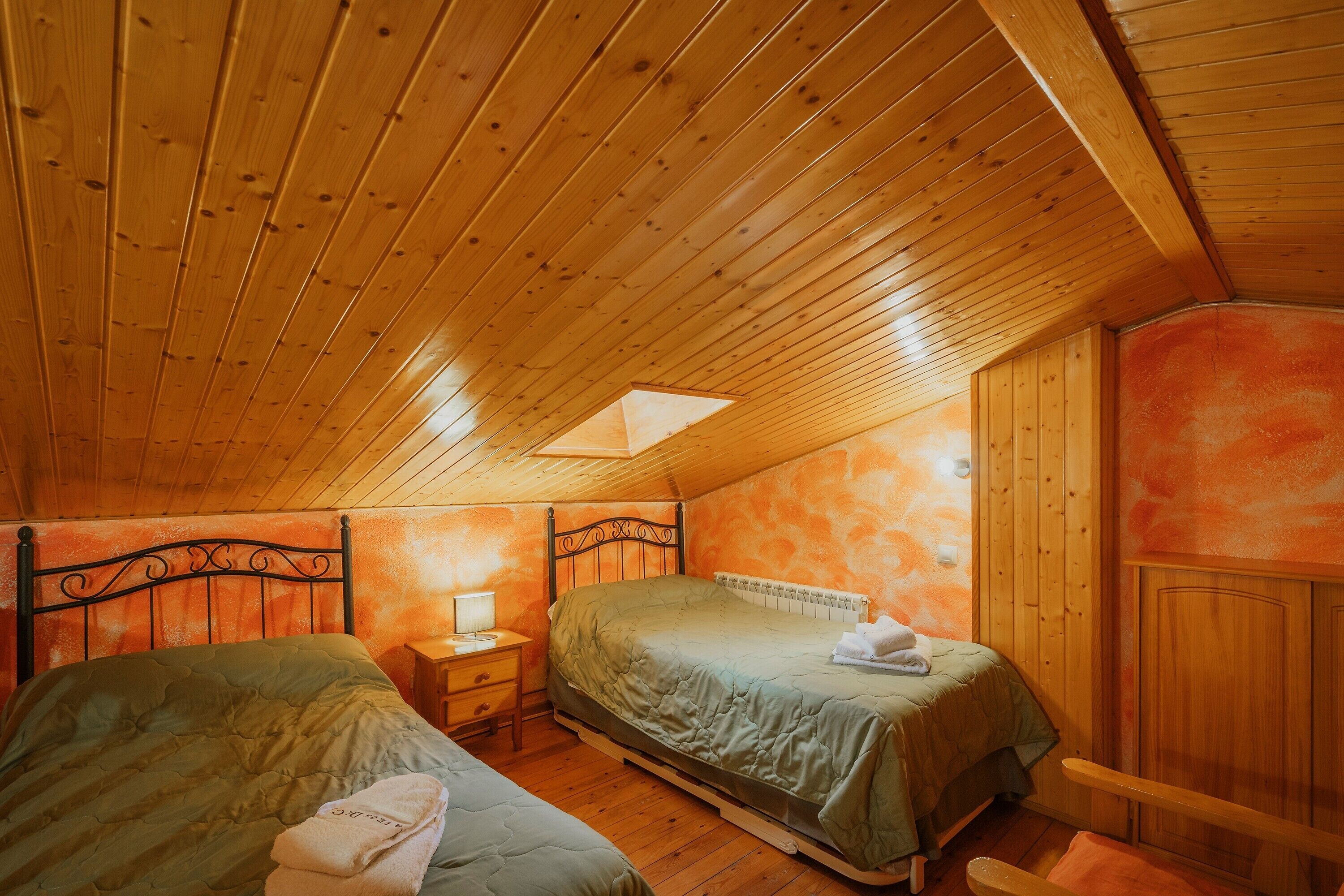 2 dormitoris, planxa i posts de planxar, wifi gratuïta i roba de llit 