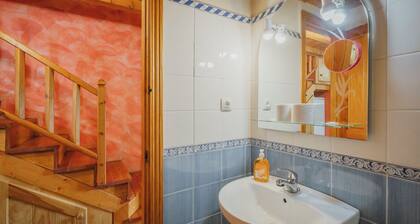 Country House 'La Vega De Gredos' with Mountain View, Private Terrace and Wi-Fi