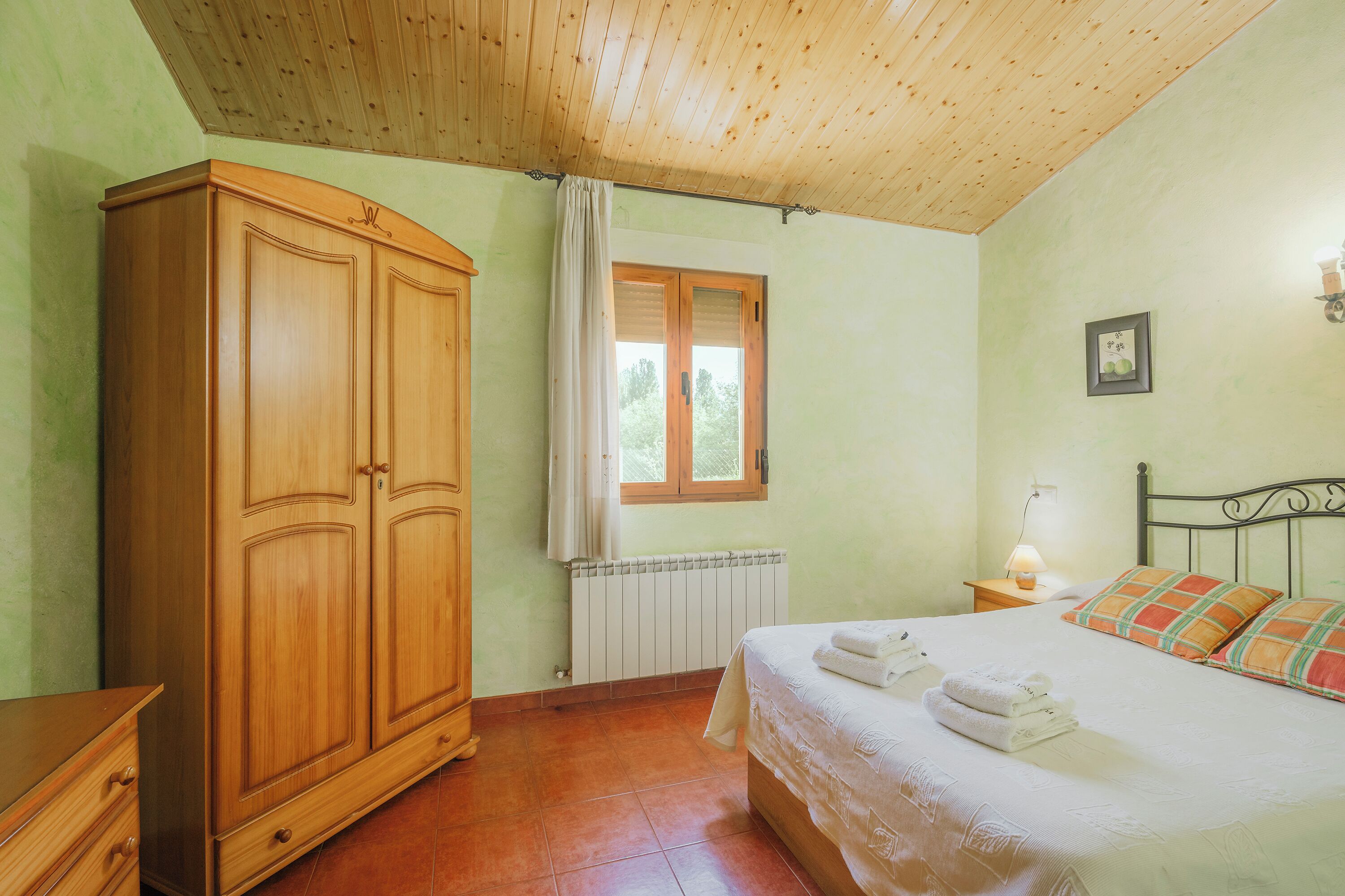 2 makuuhuonetta, silitysrauta/-lauta, ilmainen Wi-Fi, vuodevaatteet