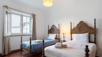 4 bedrooms, free WiFi, bed sheets