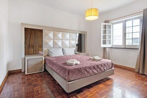 4 bedrooms, free WiFi, bed sheets