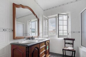 淋浴設備、風筒、提供毛巾