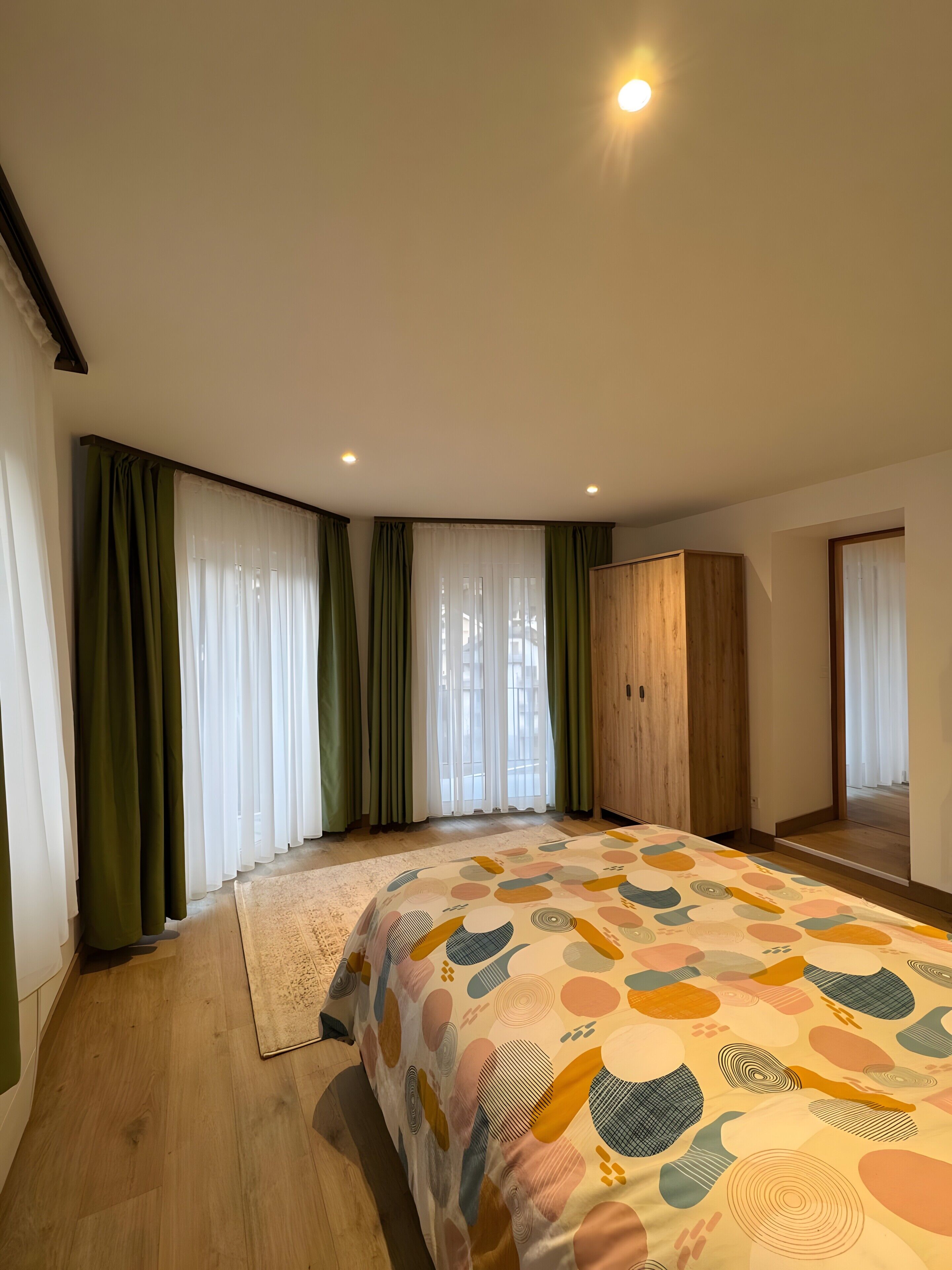 2 chambres, fer et planche à repasser, Wi-Fi gratuit, draps fournis