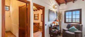 'Canarian Retreat' with Sea Views, Private Terrace and Wi-Fi