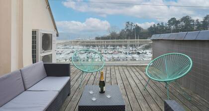 Holiday Home 'Maison Au Port De Lézardrieux' with Private Garden, Balcony and Wi-Fi