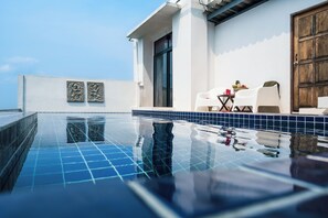 Outdoor pool - Högt belägen villa med privat pool och fantastisk utsikt. (T. Koh Tao)