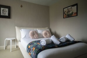 5 bedrooms, iron/ironing board, free WiFi - Mill House & Cottage - on Cotswold Way (Stroud)