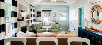 Little Red Hideaway: Perfect Family Retreat!