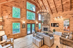 Fireplace - Scenic Mountain Retreat I Breathtaking Views & Cozy Comfort (Bryson City)