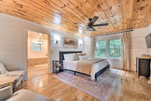 3 bedrooms, WiFi, bed sheets - Scenic Mountain Retreat I Breathtaking Views & Cozy Comfort (Bryson City)