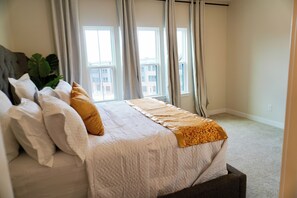 3 chambres, fer et planche à repasser, Wi-Fi gratuit, draps fournis