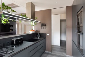 Fridge, microwave, oven, stovetop - Idyllia - Borgognona luxury home (Roma)