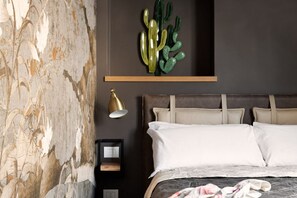 2 bedrooms, iron/ironing board, WiFi, bed sheets - Idyllia - Borgognona luxury home (Roma)