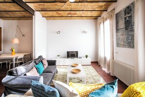 Unclassified image, 2 of 21, button - 41NAP1102-Beautiful apartment near sagrada Familia (Barcelona)