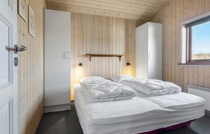 3 bedrooms, travel cot, free WiFi