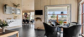 Beautiful home in Juelsminde with sauna