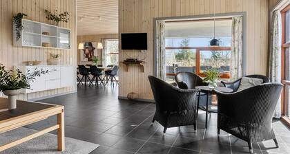 Beautiful home in Juelsminde with sauna