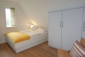 4 slaapkamers, een kluis op de kamer, een bureau
