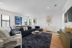 Smart TV, stereo - Get Busy Livin! on 30A (Santa Rosa Beach)