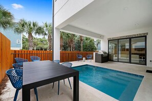 Outdoor dining - Get Busy Livin! on 30A (Santa Rosa Beach)