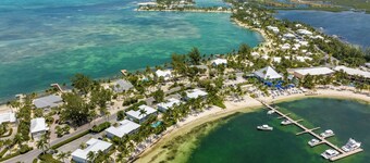 "Kaibo Star" for 2 : Cozy 1-BR beachfront condo with Pool in Kaibo / Rum Point !