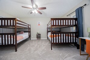3 bedrooms, in-room safe, desk, iron/ironing board