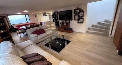 Acogedora casa cerca de aeropuerto en Quito, Tumbaco, ideal para familias.