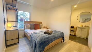 1 bedroom, desk, iron/ironing board, free WiFi