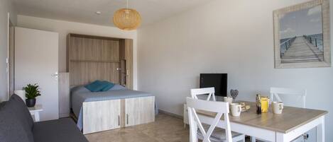 1 bedroom, iron/ironing board, WiFi