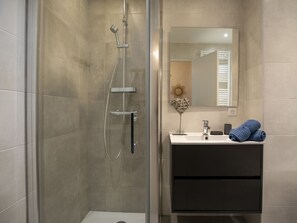 Hair dryer, towels