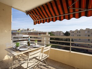 Outdoor dining - Cagnes Provencal by Interhome (Cagnes-sur-Mer)