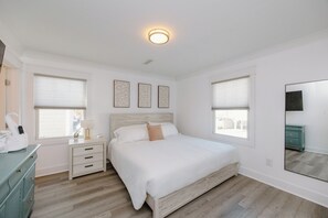 3 bedrooms, desk, iron/ironing board, WiFi - Oceanfront Cottage with Private Beach Area! (Carolina Beach)