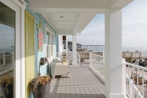 Terrace/patio - Oceanfront Cottage with Private Beach Area! (Carolina Beach)