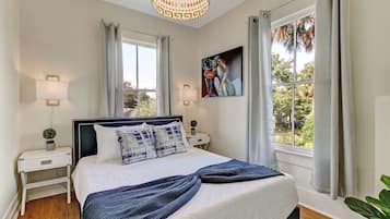 2 多间卧室、免费 WiFi、床单