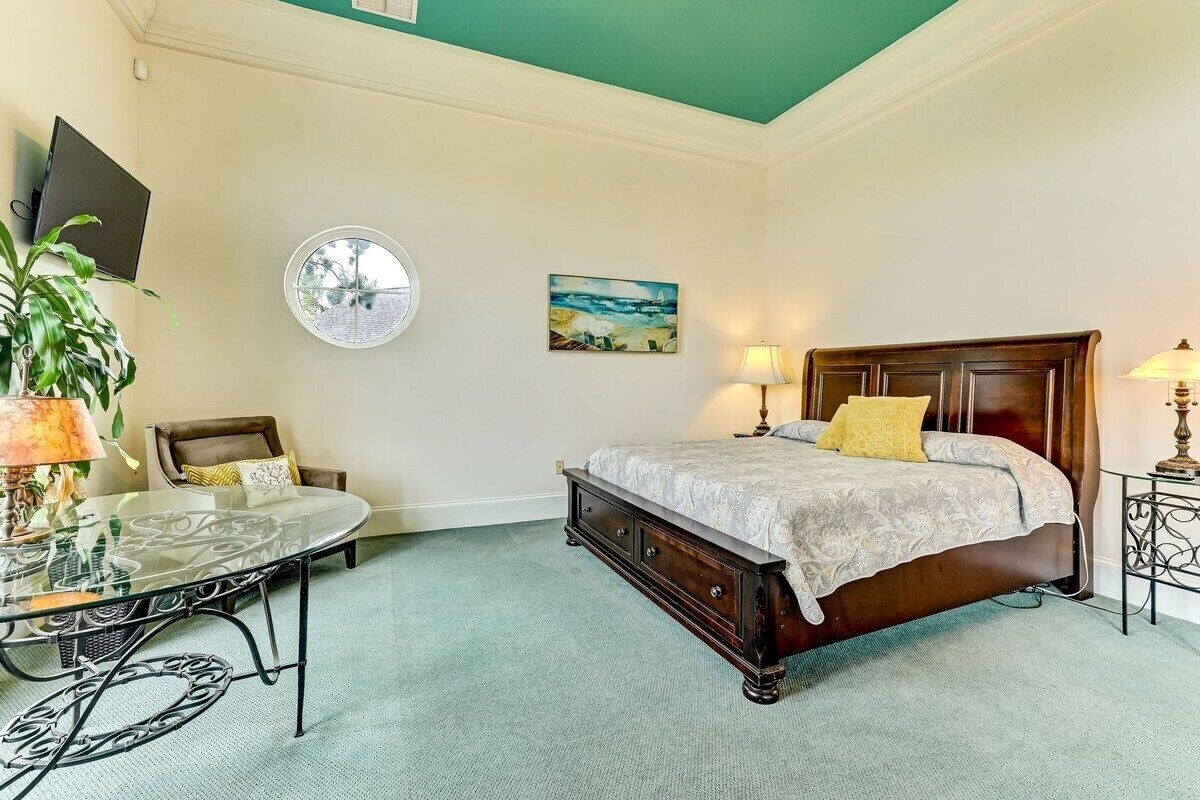 Photo 21 of LIONS VIEW | Waterfront | 5-min walk to Downtown
