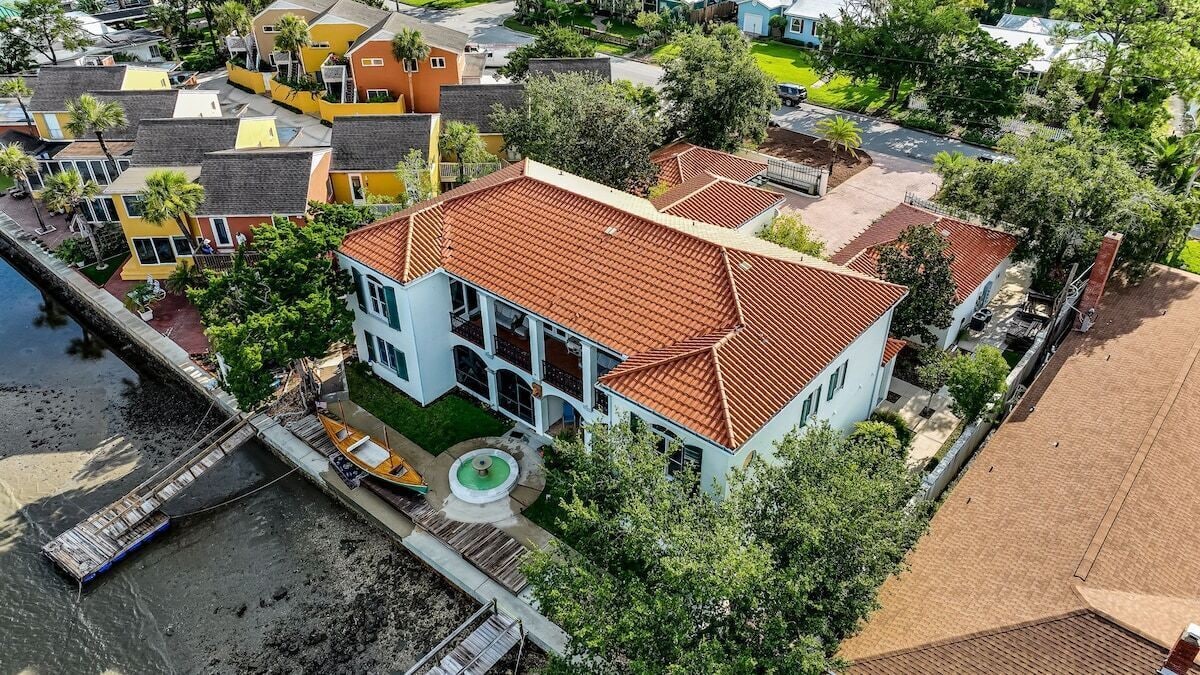 Photo 32 of LIONS VIEW | Waterfront | 5-min walk to Downtown