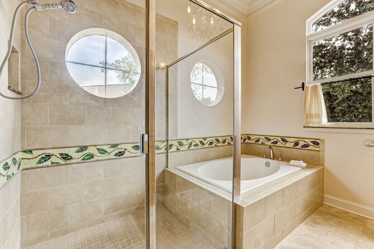 Photo 25 of LIONS VIEW | Waterfront | 5-min walk to Downtown