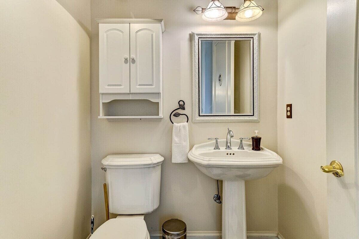 Photo 16 of LIONS VIEW | Waterfront | 5-min walk to Downtown
