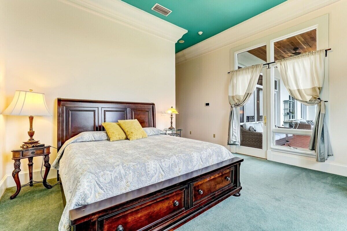 Photo 22 of LIONS VIEW | Waterfront | 5-min walk to Downtown