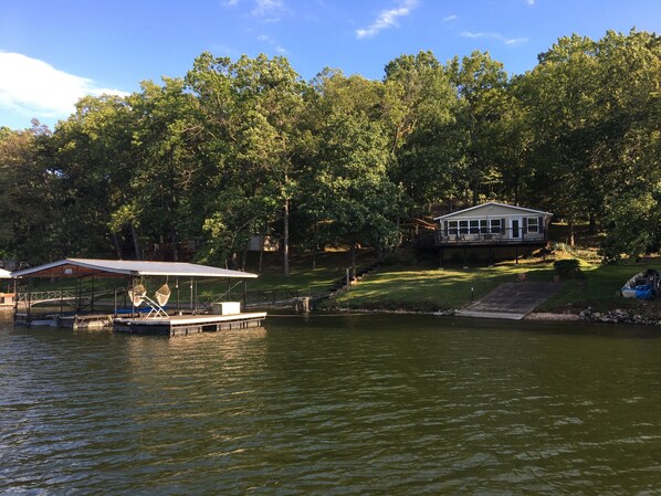 Exterior - 10 mm, No Wake, Stunning View and Water (Sunrise Beach)