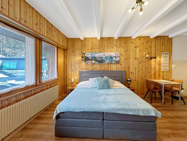 Wifi gratis y ropa de cama