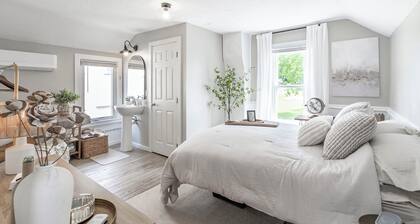 The Poppy Seed Inn -Rose Suite