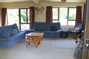 Fireplace - Cute Kiwi Bach - Kairakau
Sleeps up to 15 (Kairakau)