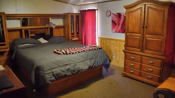 3 bedrooms, WiFi, bed sheets, wheelchair access
