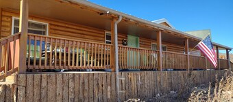 Enchanting cabin with WiFi in Tabiona - 3 bedrooms