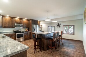 ميكروويف، فرن، موقد طهي مسطح، غسالة أطباق