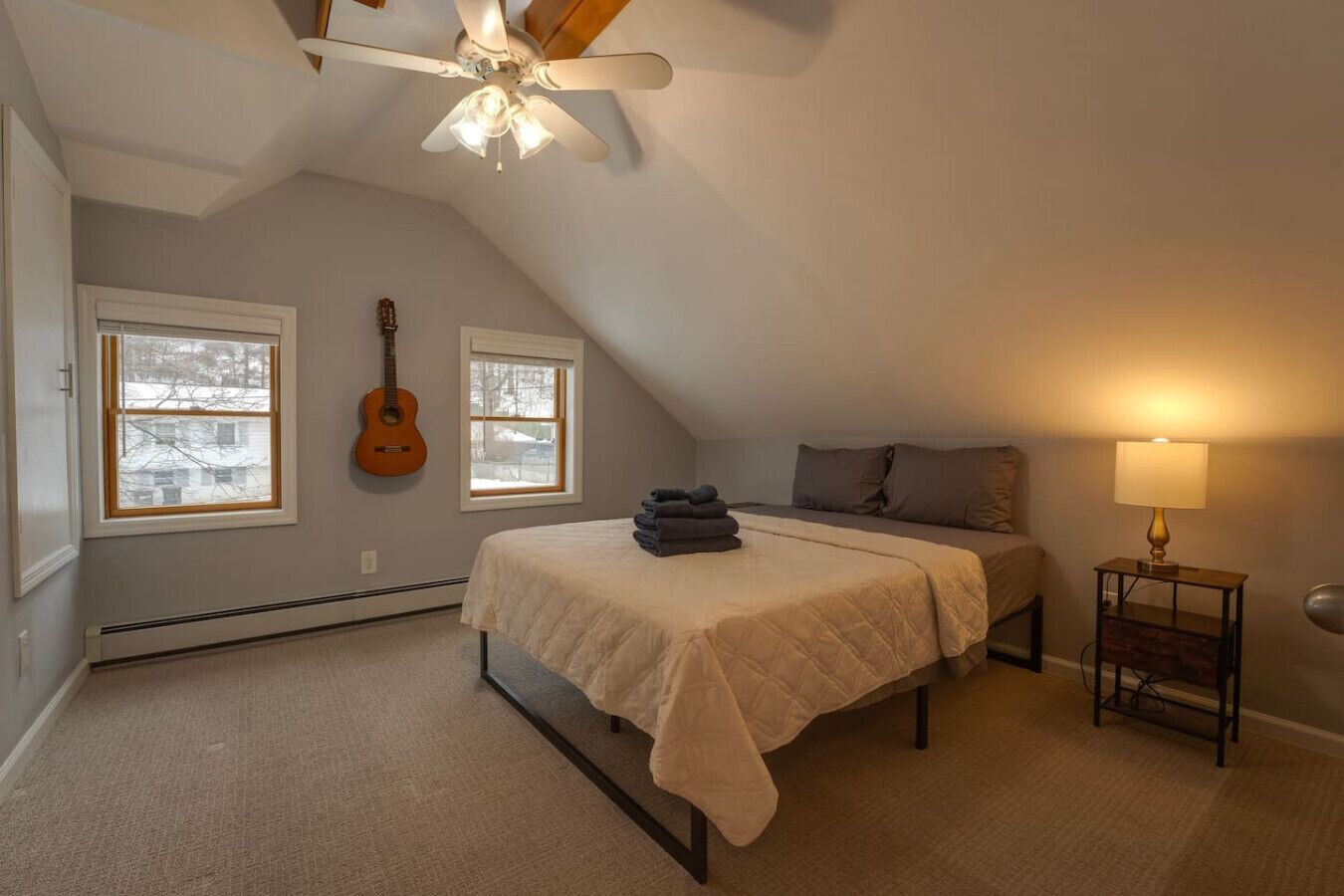 2 slaapkamers, een strijkplank/strijkijzer, wifi, beddengoed