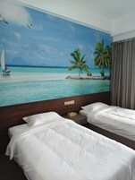 Habitación básica con 2 camas individuales, vista al océano | 1 habitación y wifi gratis 