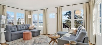 Kick back and enjoy the Chesapeake & this 3-bedroom, relaxing, stylish space.