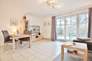 Fernseher, Stereoanlage